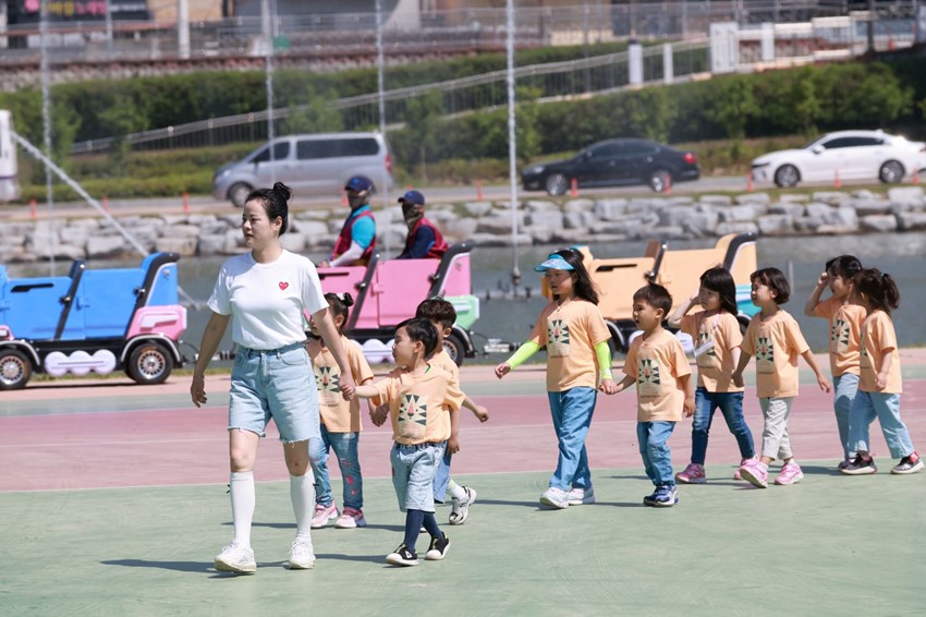 1.예천군 어린이집 연합회, 어린이날 활축제 나들이!